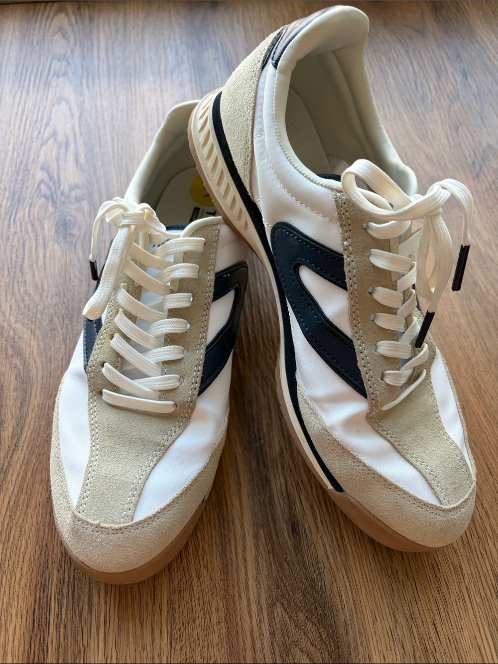 Tretorn Cream, White & Black Retro Runner Kristine Sneakers